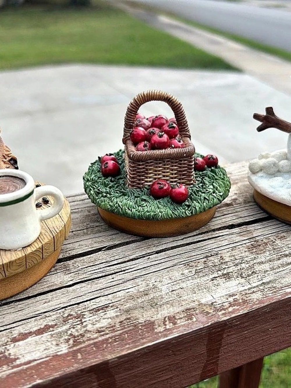 Vintage Yankee Candle Resin Toppers w/3 themes
